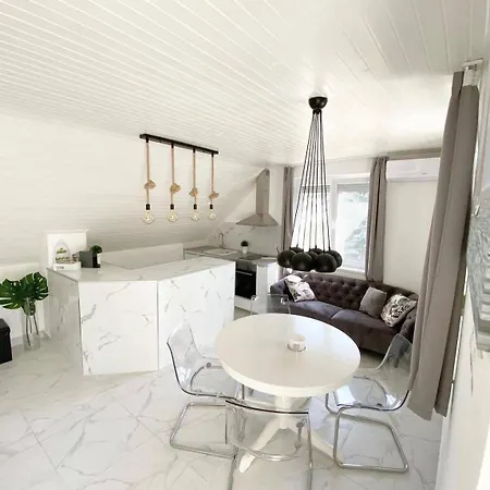 Maria Full House * Balatonmáriafürdő